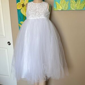 Elegant Girls White Lace and Tulle Dress